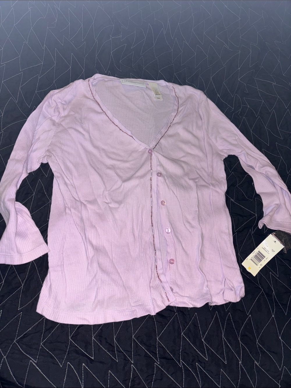 NWT First Issue liz Clairborne Lightweight lilac Button cardigan medium top